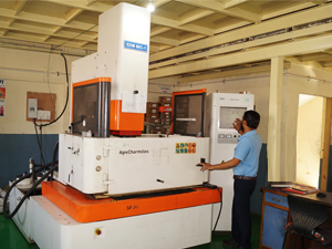 CNC EDM MACHINE