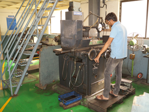 SURFACE GRINDING MACHINE